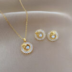 Fashion Jewelry Square Full Diamond Personalized Round Ring Leaves Necklace And Earrings Suite - Image 4